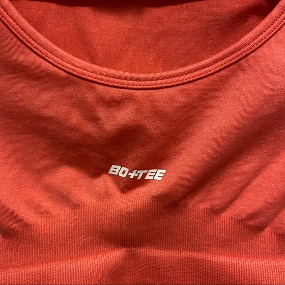 BO+TEE REIGNITED Long Sleeve Scoop Neck Crop Top In Coral Size Small - Picture 4 of 6